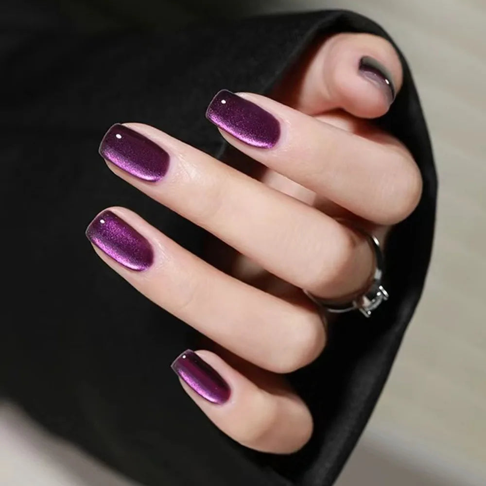 Plum cat-eye autumn nails