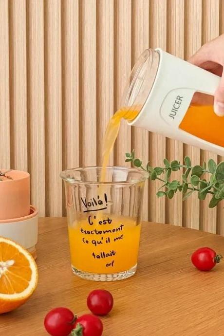 Portable Manual Citrus Juicer With Transparent Container